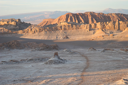 Maanvallei in avondlicht