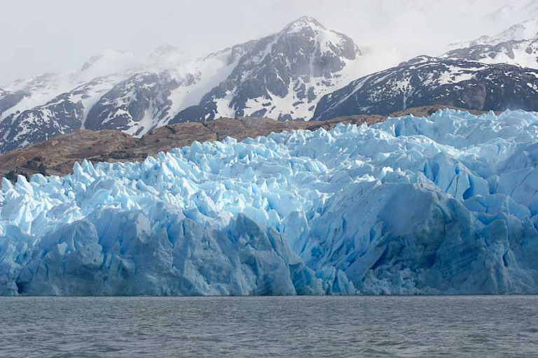 Greygletsjer aan het einde van Lago Grey. Bootexcursie EcoCamp NP Torres del Paine.