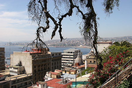 Uitzicht over Vina del Mar vanaf het balkon van het huis van de dichter Pablo Neruda